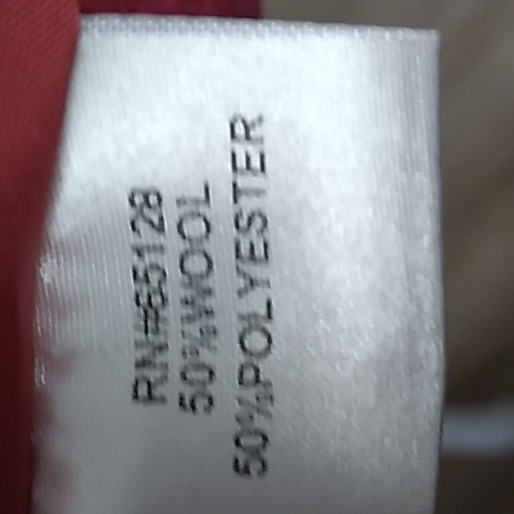 Luii ZIP FRONT FUSCHIA PONCHO SZ S FROM FOXWOOD RESORT/CASINO - Picture 10 of 14